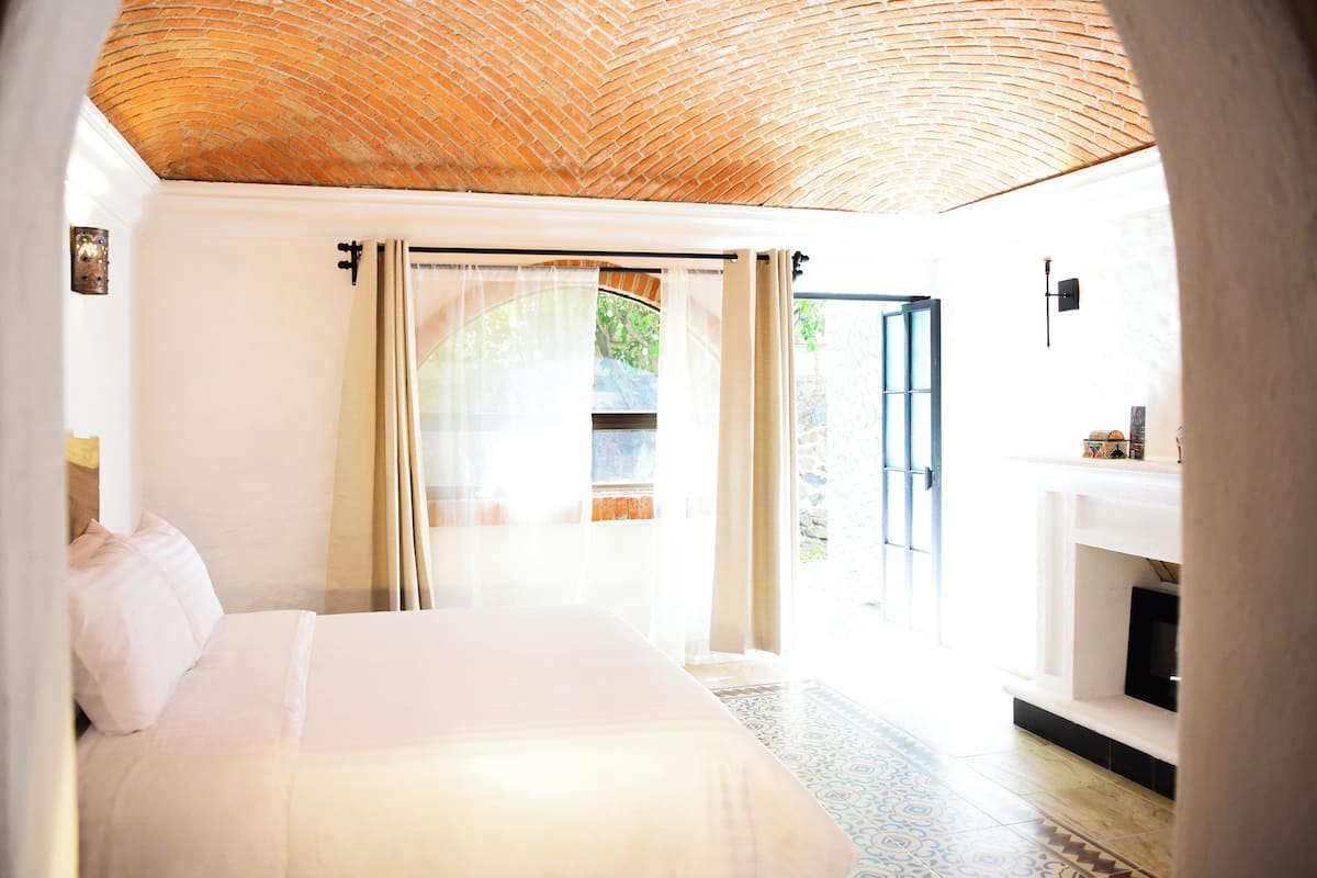 Rom – junior | Sengetøy av topp kvalitet, individuelt dekorert og strykejern/-brett