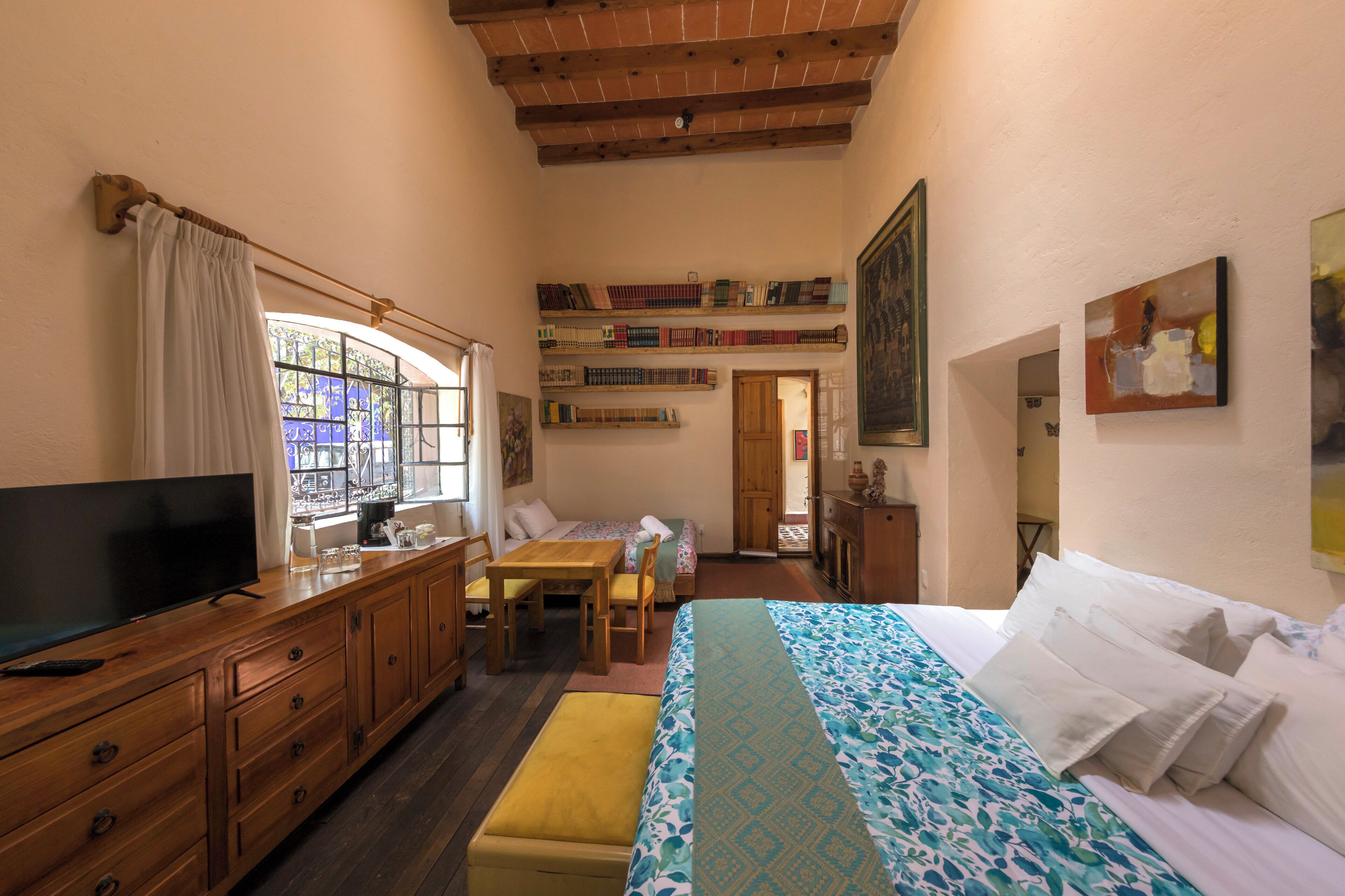 Deluxe Studio Suite, Garden View | In-room safe, individually decorated, individually furnished, desk