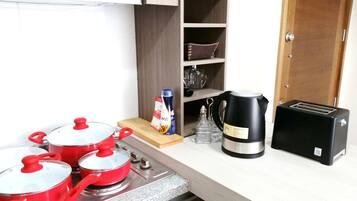 Apartamento familiar, 2 habitaciones, baño privado, vistas a la ciudad | Microwave