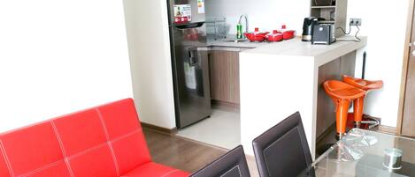 Televisión de pantalla plana de 43 pulgadas con canales digitales