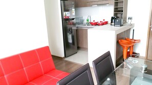 43-inch flat-screen TV with digital channels, TV - Apart Suites (Santiago)