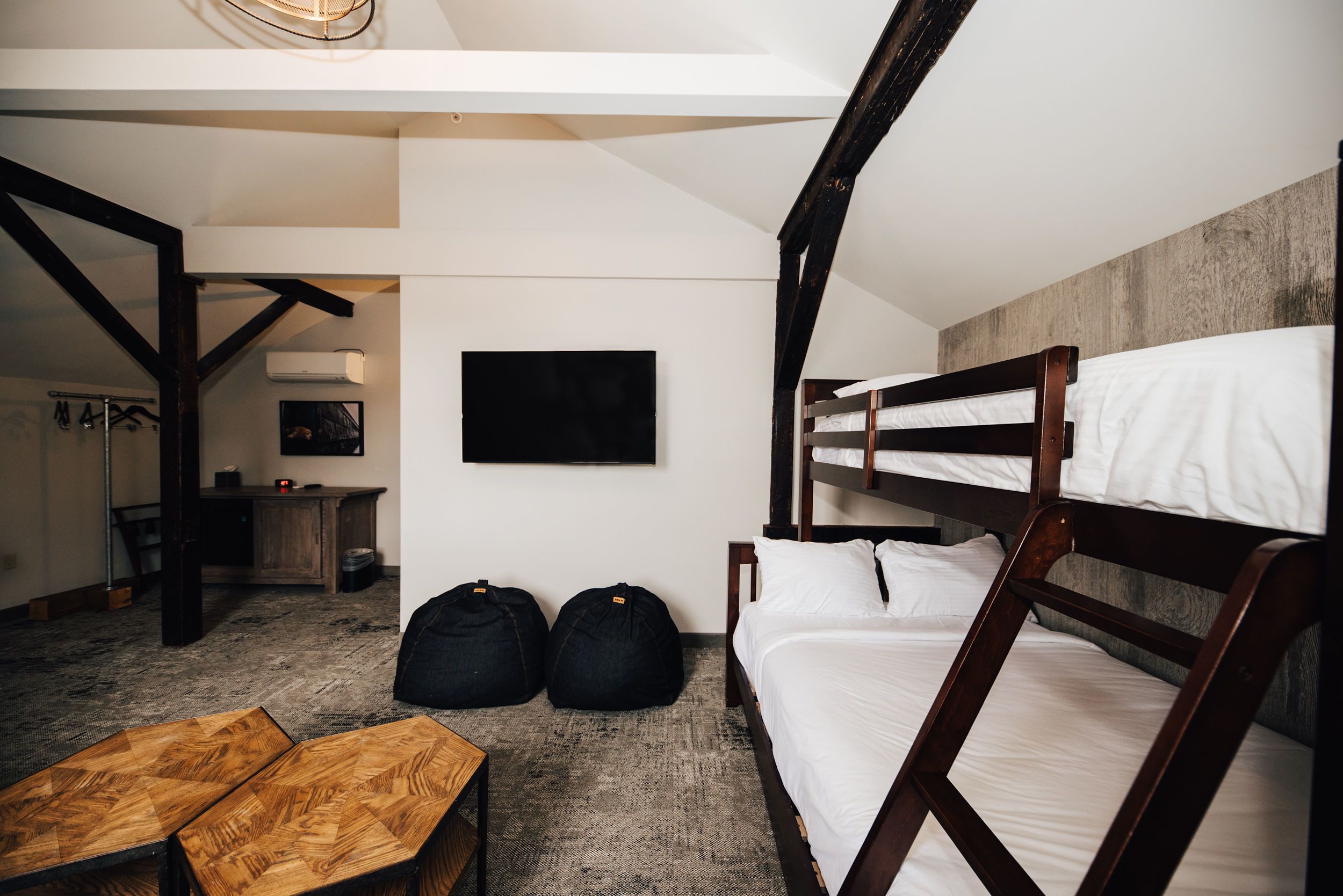 deluxe suite | premium bedding, soundproofing, free wifi, bed sheets
