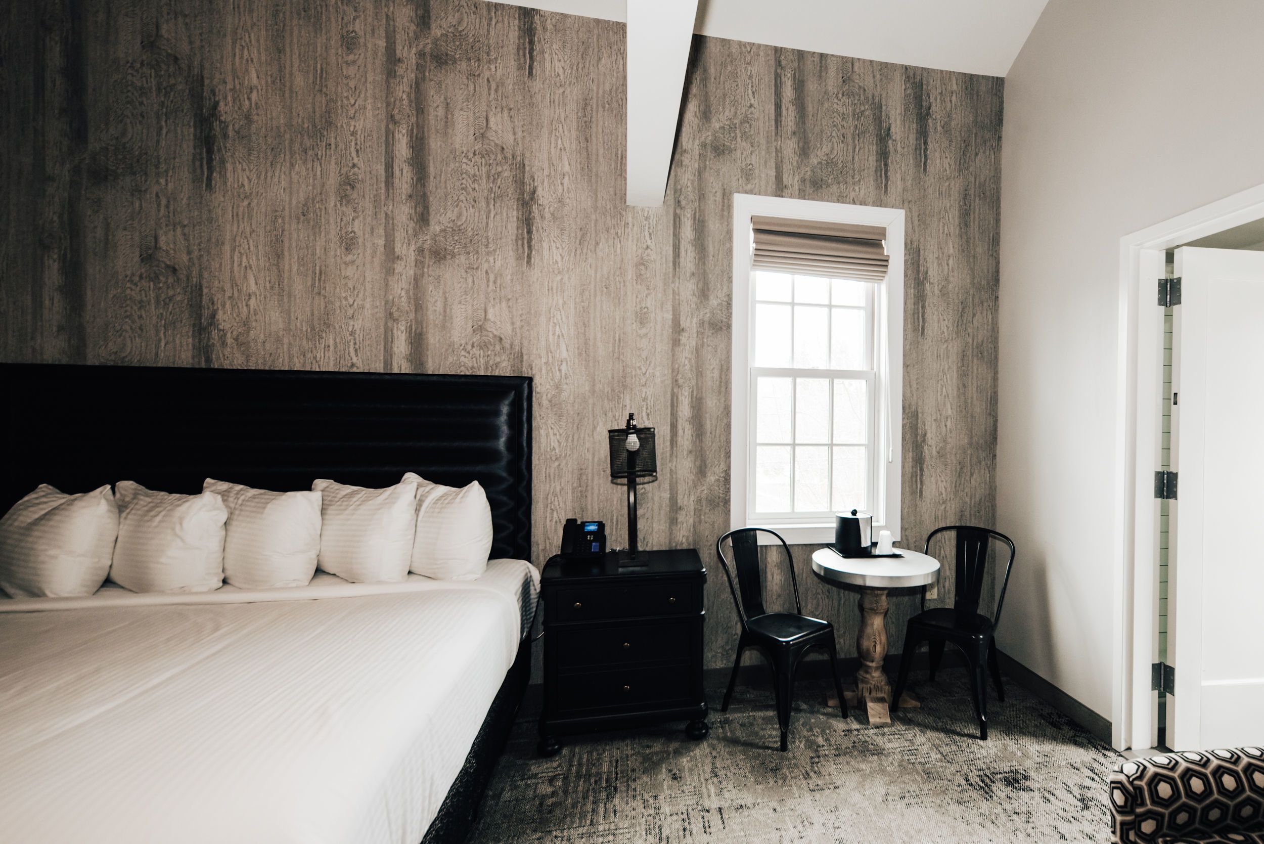 deluxe suite | premium bedding, soundproofing, free wifi, bed sheets