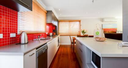 BOUTIQUE STAYS - Sandy Haven C