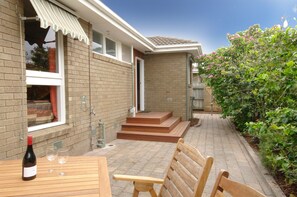 2 Bedroom Villa with 1.5 Bathrooms | Terrace/patio