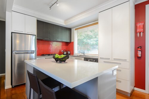 Boutique Stays - Sandyside 3