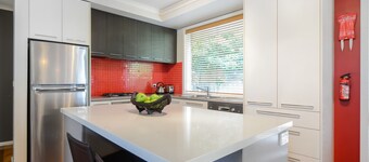 Boutique Stays - Sandyside 3