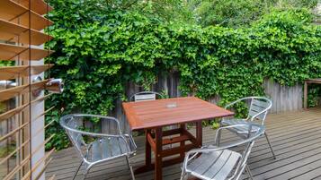 2 Bedroom Villa with 1 Bathroom | Terrace/patio