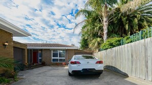 Free self-parking - Boutique Stays - Sandyside 3 (Sandringham)