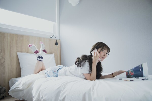 Down duvets, iron/ironing board, free WiFi, bed sheets - Single Inn Kaohsiung Station Hostel (Kaohsiung)
