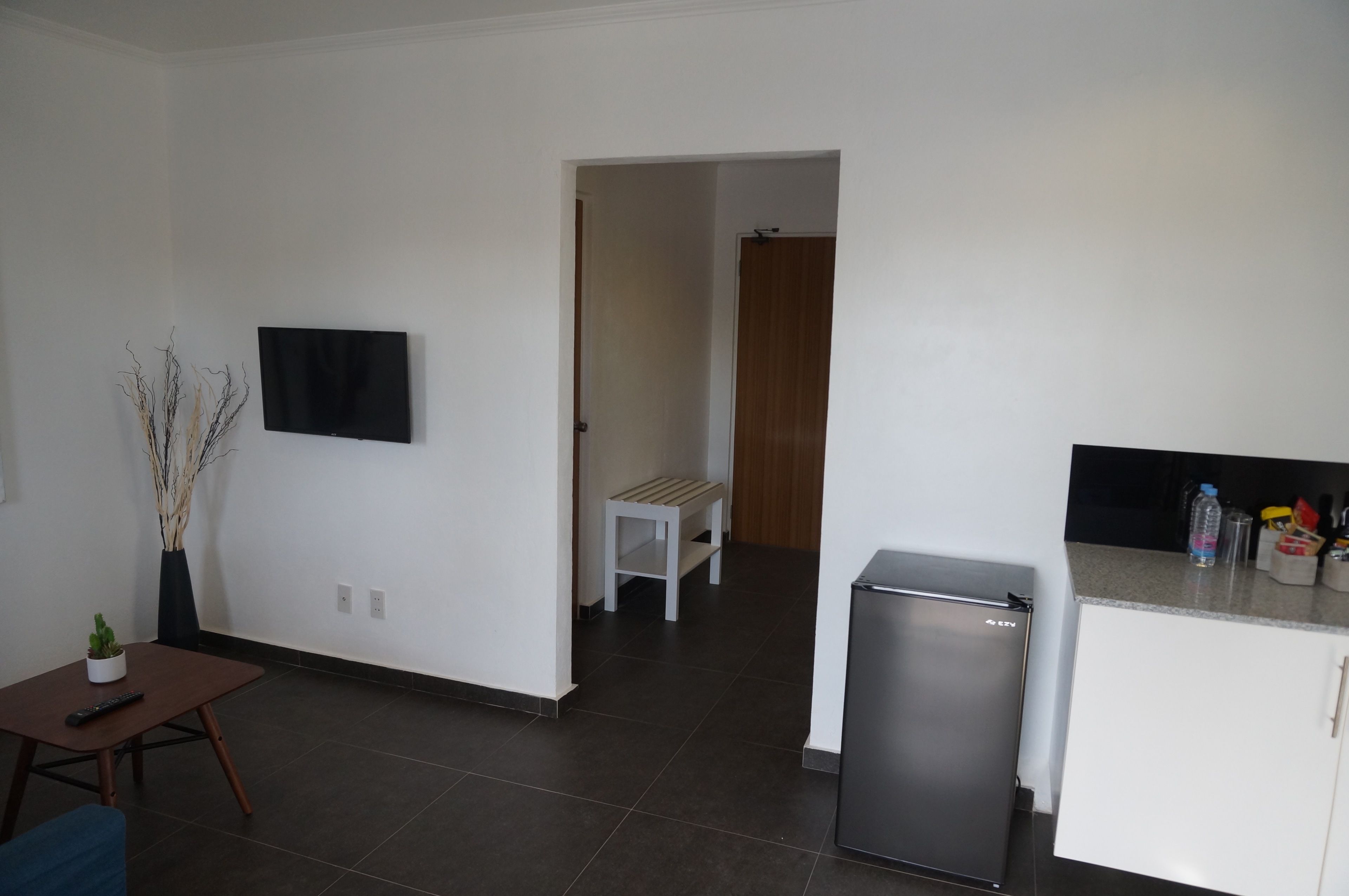 Queen Suite with Pool View | 迷你冰箱