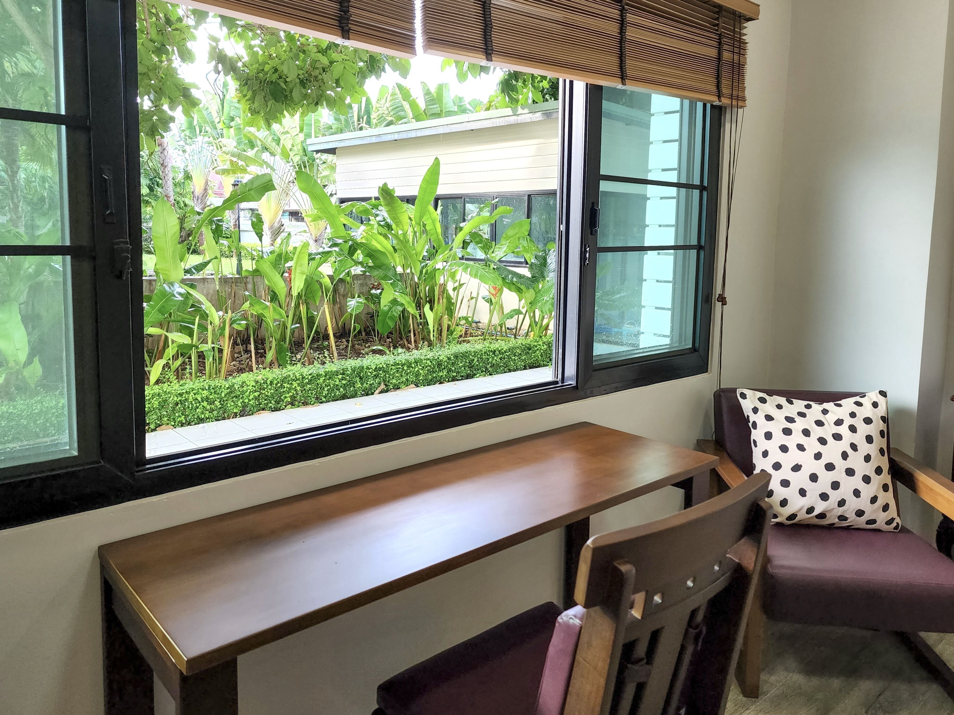 design suite | in-room safe, desk, blackout curtains, soundproofing