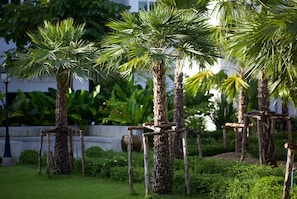 Property grounds - Chez Bure - Bure Homestay (Kanchanaburi)