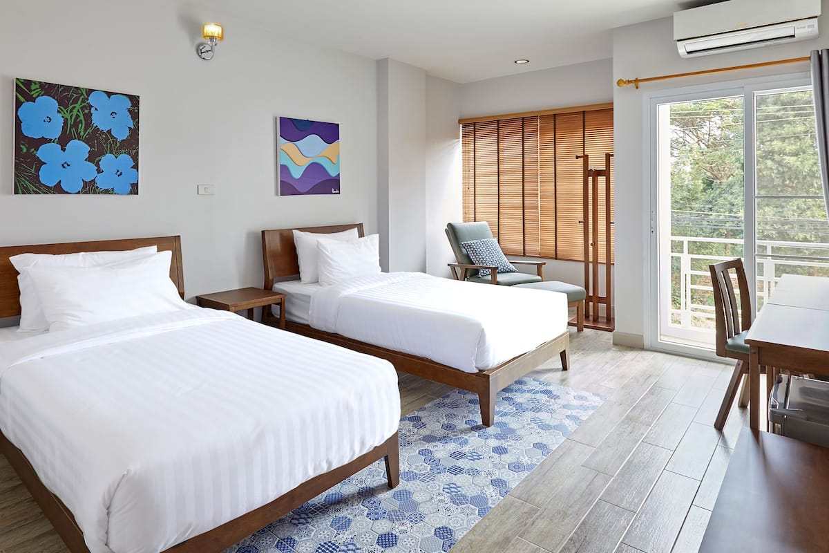 In-room safe, desk, blackout drapes, soundproofing