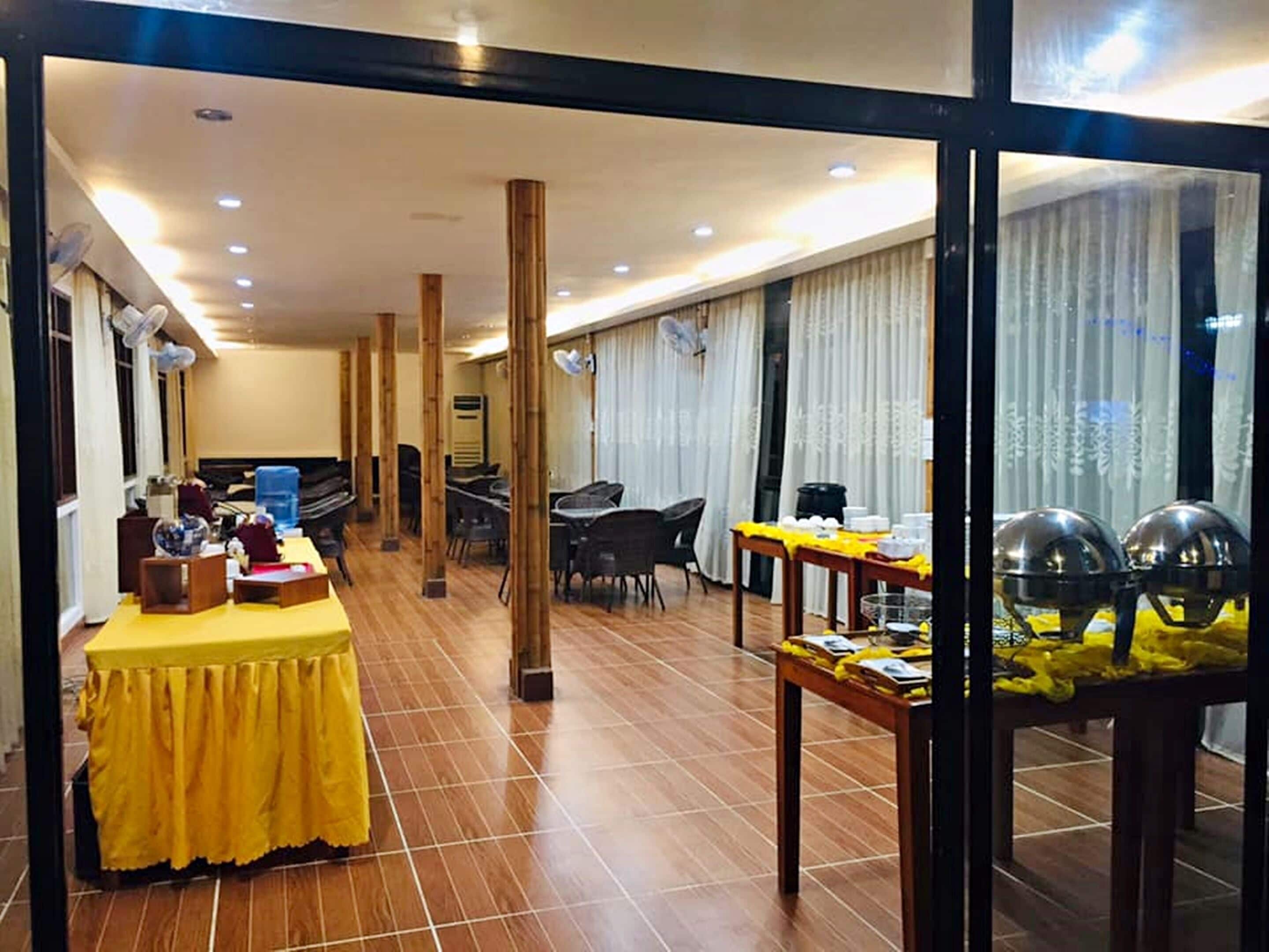 Petit déjeuner préparé sur commande (299 PHP par personne)