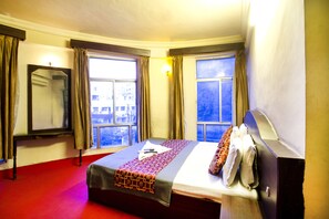 City Double Room, 1 Single Bed, Smoking, City View | Premium bedding, free rollaway beds, free WiFi - Rainbow Saphire Lakdikapul (Hyderabad)