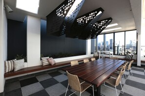 Outdoor dining - Opera Apartments South Brisbane (South Brisbane)
