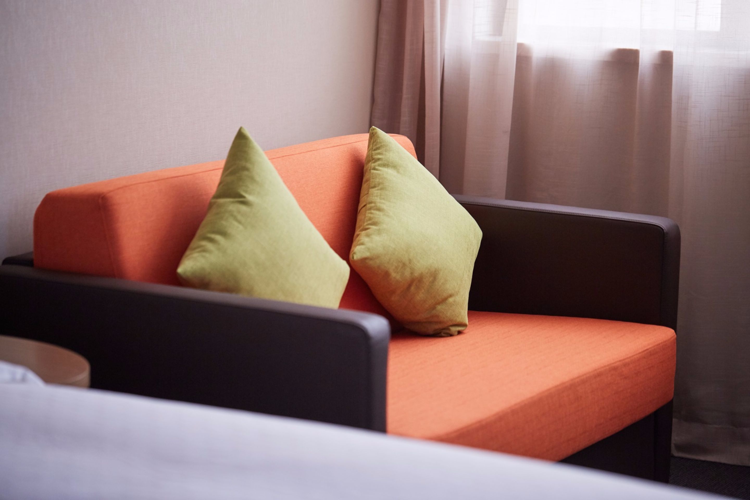 premium room | down duvets, minibar, desk, blackout curtains