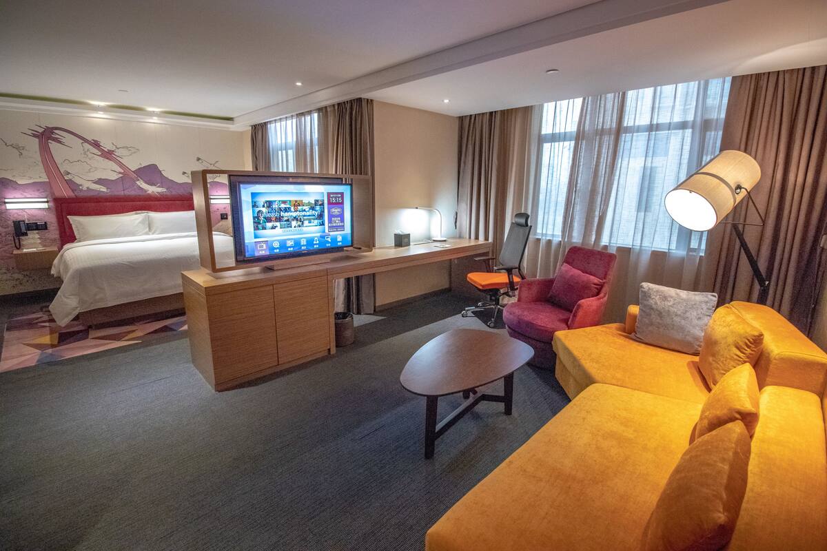 Luxury Suite, 1 King Bed