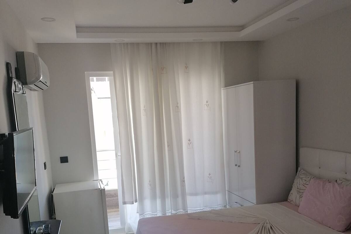 Deluxe Room | Premium bedding, desk, soundproofing, free WiFi