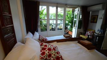 Rollaway beds, free WiFi