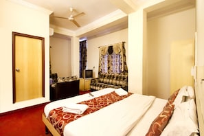 Deluxe Double Room, Smoking, City View | Premium bedding, desk, free rollaway beds, free WiFi