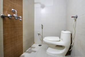 Comfort Double Room, Smoking, City View | Bathroom | Shower, free toiletries, towels