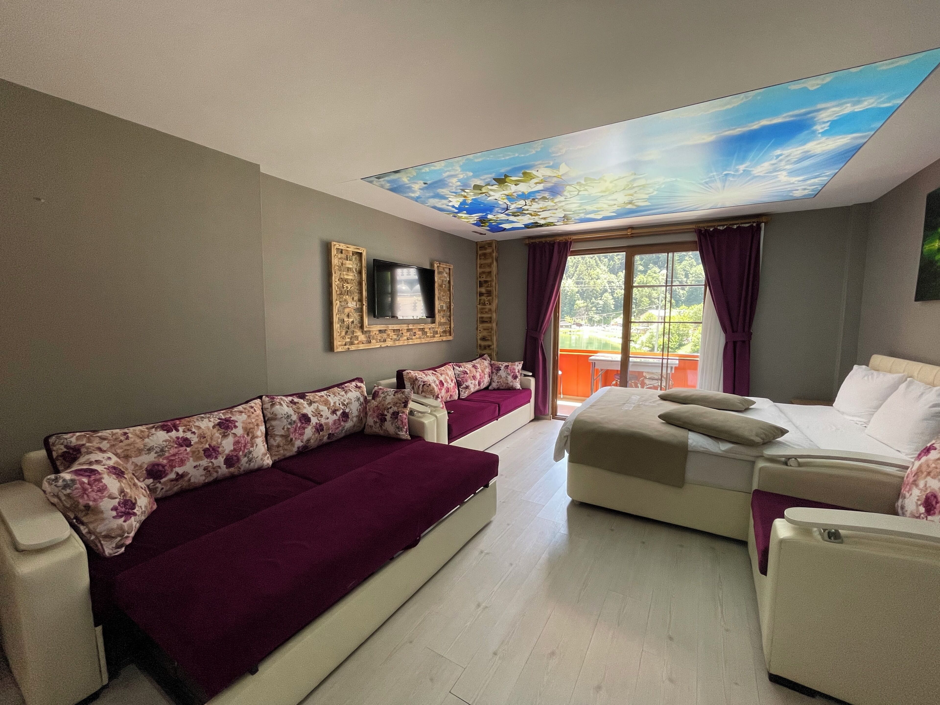 三人房, 湖景 | 起居区 | 液晶电视