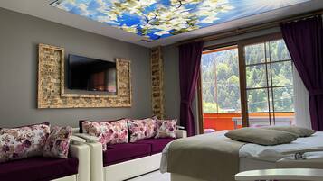 Triple Room, Lake View | Desk, soundproofing, iron/ironing board, free WiFi