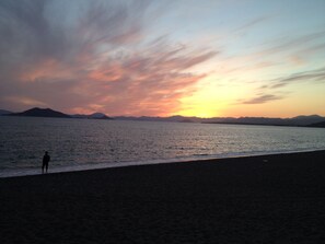 Sur la plage, plongée sous-marine