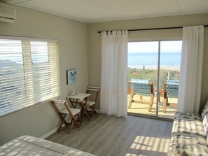 Luxury House | 5 bedrooms, premium bedding, pillowtop beds, minibar - Cintsa View (Great Kei)