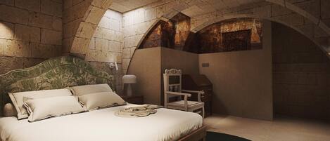 Deluxe-huone, 1 suuri parisänky, tupakointi kielletty | Tallelokero huoneessa, silitysrauta/-lauta, ilmainen Wi-Fi