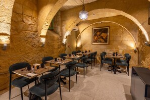 Restaurant - The Vincent Boutique Hotel, BW Premier Collection (Valletta)