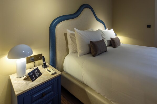 Junior Suite, 1 King Bed, Non Smoking (with Sofabed) | Free minibar, in-room safe, blackout drapes, iron/ironing board