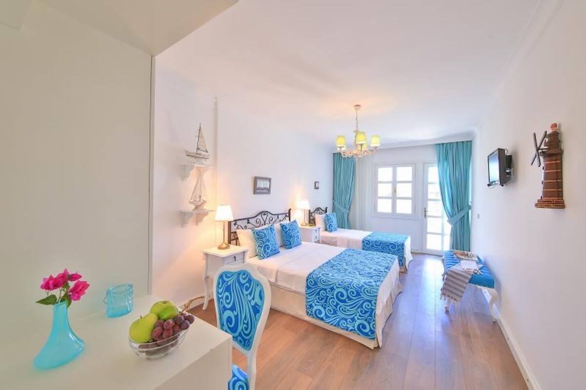 Minibar, desk, soundproofing, rollaway beds (surcharge)