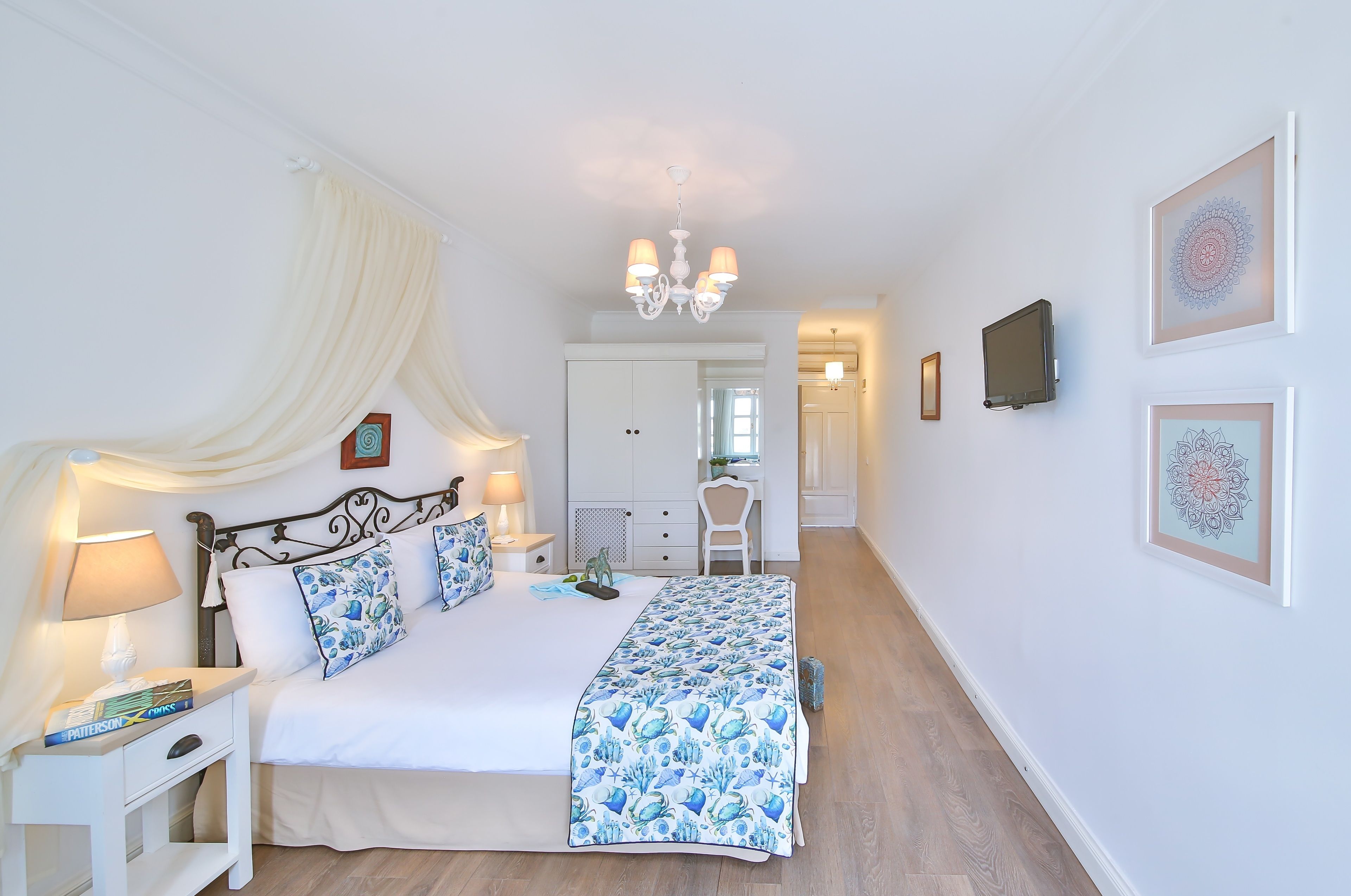 superior room | minibar, desk, soundproofing, rollaway beds