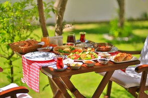 Free daily local cuisine breakfast  - Alacati Sorf Hotel (Cesme)