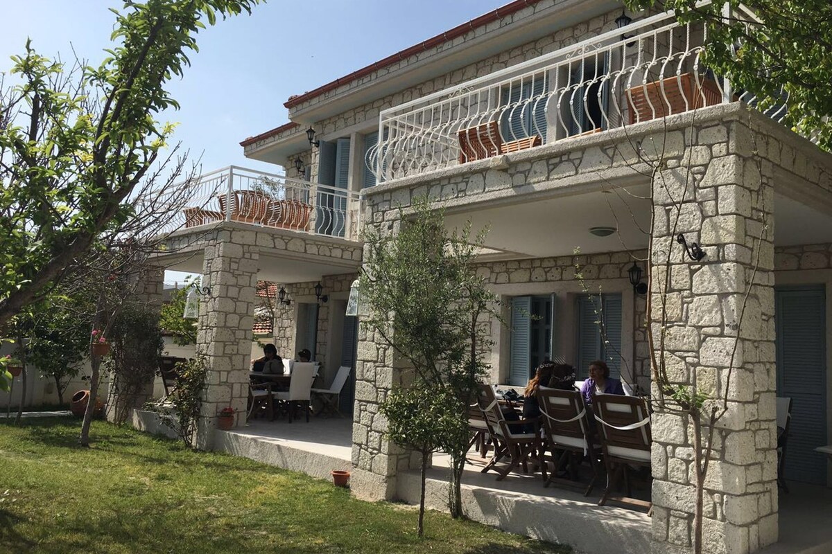 2 bedroom Family