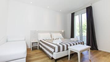 1 slaapkamer, een minibar, een kluis op de kamer, een bureau