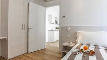 1 chambre, minibar, coffres-forts dans les chambres, bureau