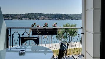 Familienapartment, 2 Schlafzimmer, Meerblick, Strandnähe | Terrasse/Patio