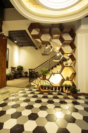 Interior entrance - 1982 Chujian International Youth Hostel (Zhangjiajie)