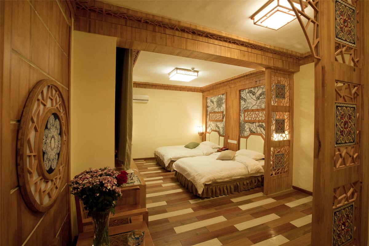 Family Room | In-room safe, desk, blackout curtains, soundproofing