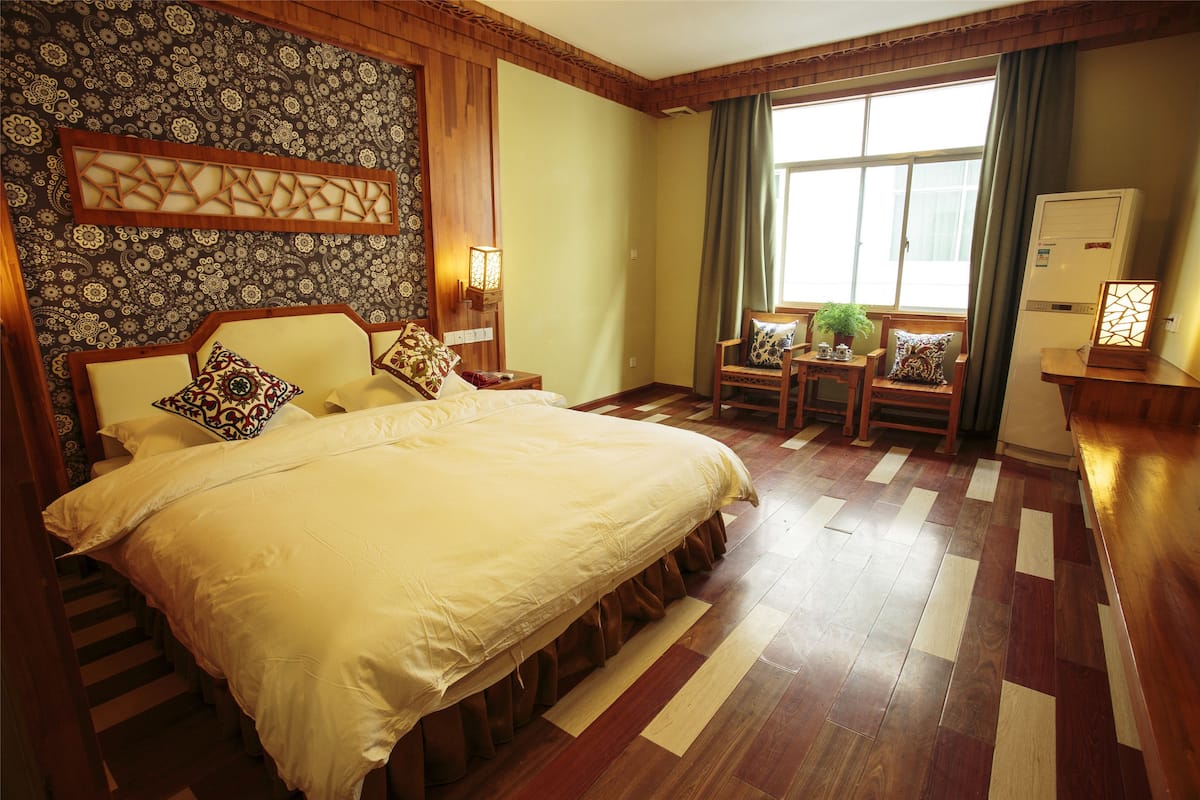 Sunshine Double Room | In-room safe, desk, blackout curtains, soundproofing