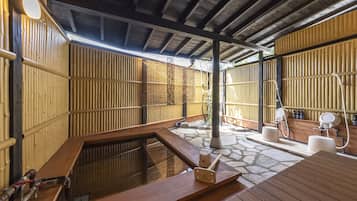 Quarto tradicional (with Open Air Bath-Japanese futon mat) | Banheira de imersão