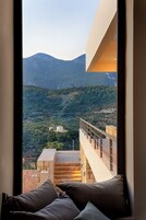 Family House | Living area | Flat-screen TV, fireplace