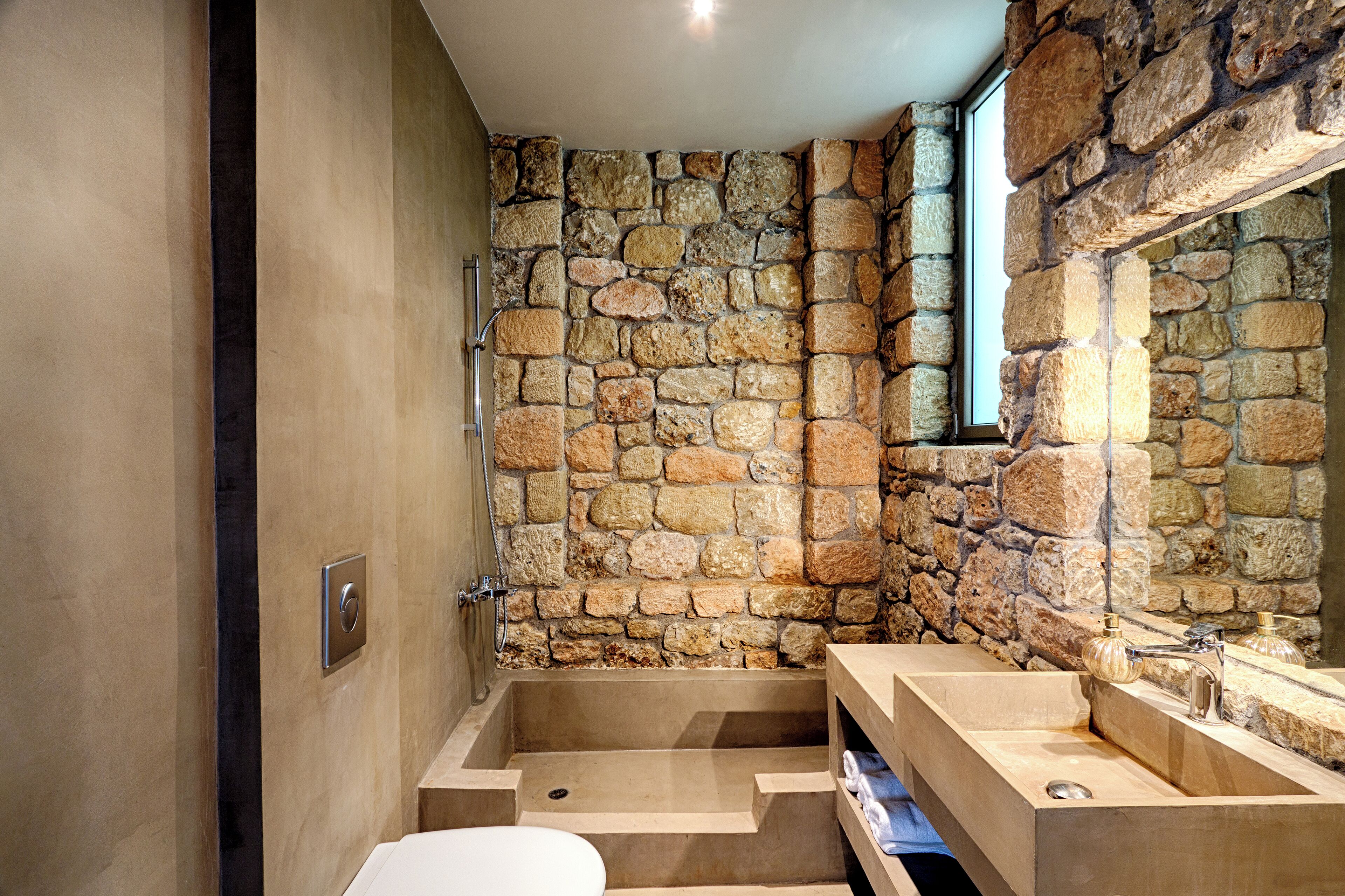 Dusche, kostenlose Toilettenartikel, Haartrockner, Bademäntel