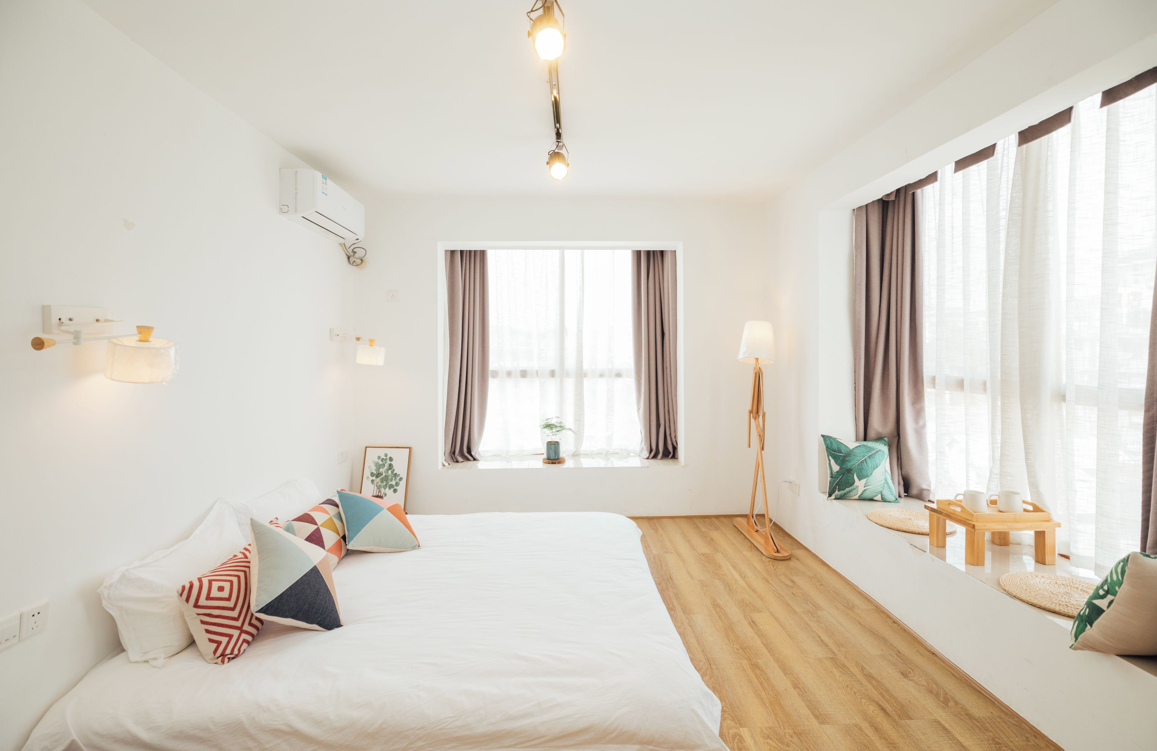 Blackout curtains, soundproofing, free WiFi, individually decorated