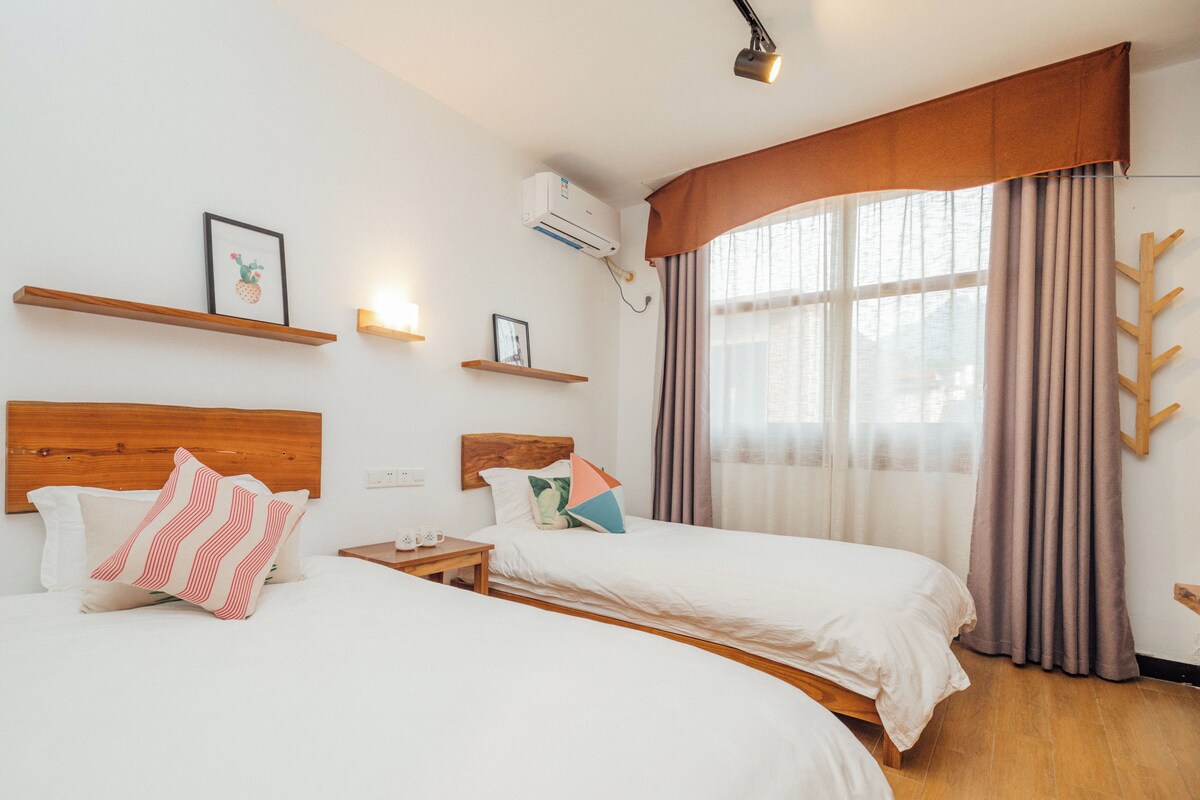 Double Room, Multiple Beds, Ensuite | Blackout curtains, soundproofing, free WiFi, individually decorated