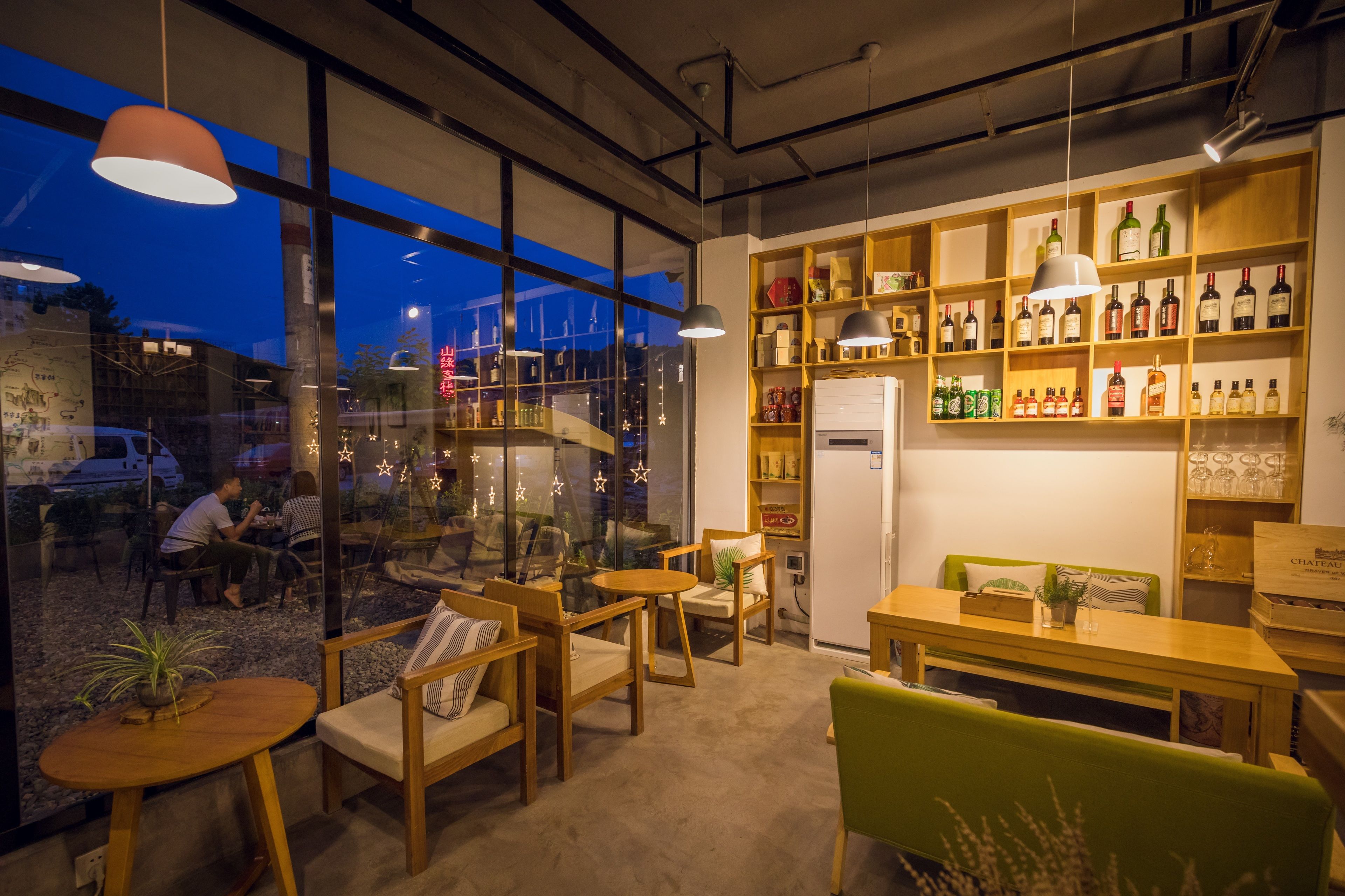 Lobby lounge